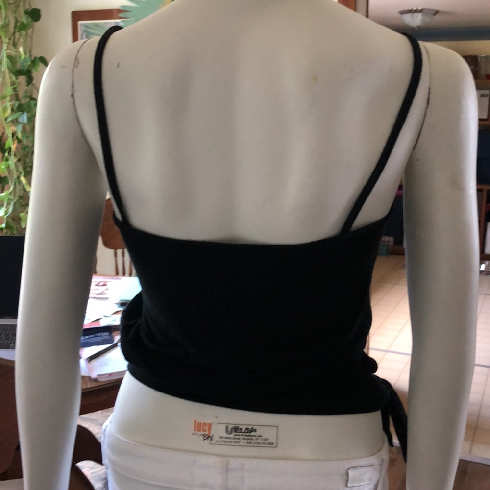 Cropped Black Tank - Picture 4 of 4